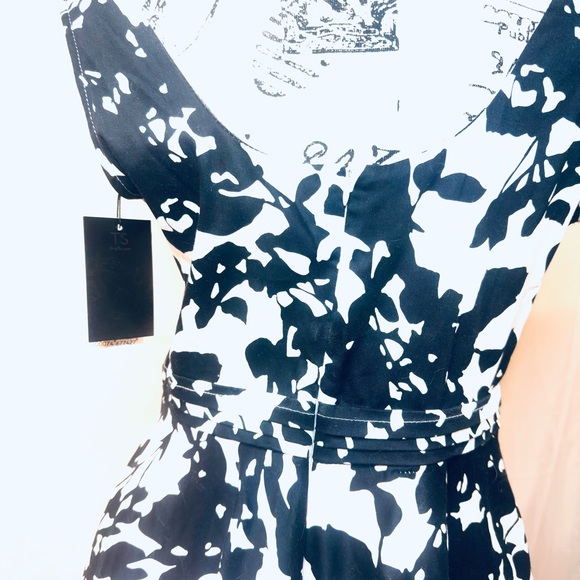 Vintage Style- Fitted and Flare -Boat Neck Monochrome Floral Midi Dress - Picture 8 of 9